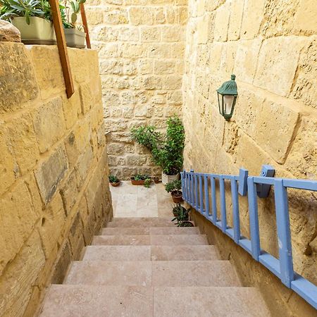Historic Hideaways - 900 Year Old Converted Studios Victoria Bagian luar foto