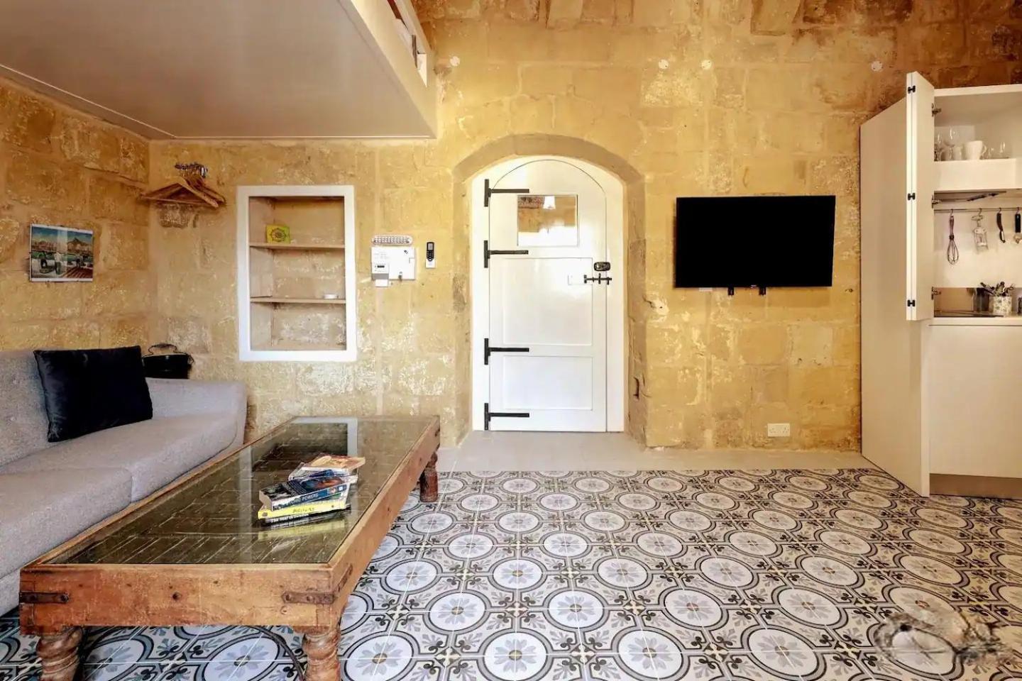 Historic Hideaways - 900 Year Old Converted Studios Victoria Bagian luar foto
