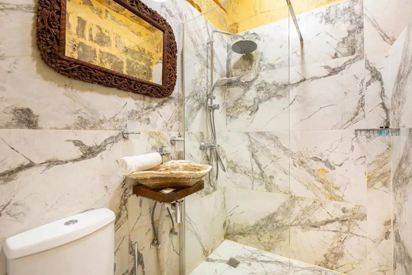 Historic Hideaways - 900 Year Old Converted Studios Victoria Bagian luar foto