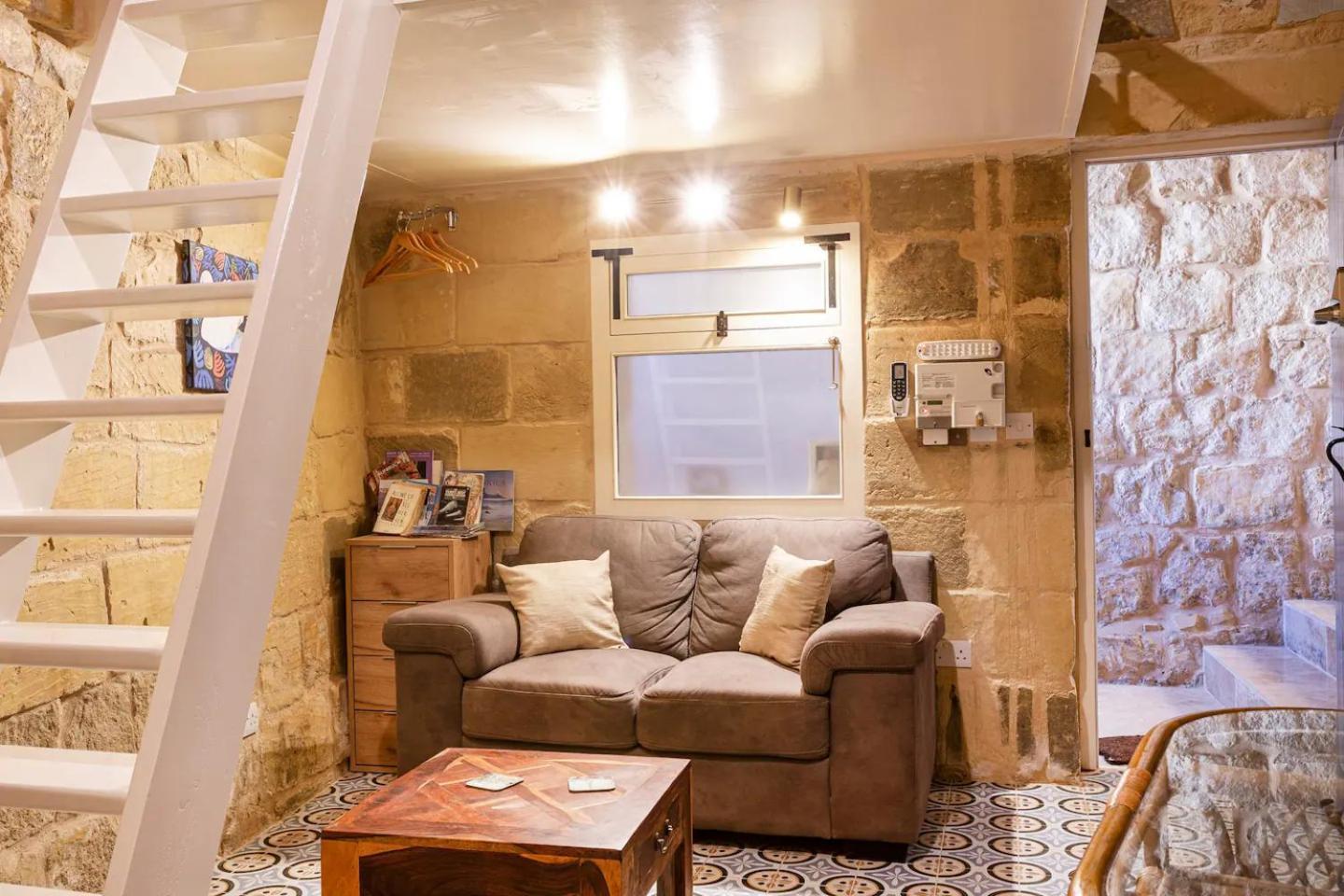 Historic Hideaways - 900 Year Old Converted Studios Victoria Bagian luar foto