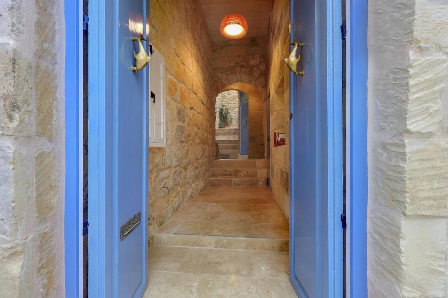 Historic Hideaways - 900 Year Old Converted Studios Victoria Bagian luar foto