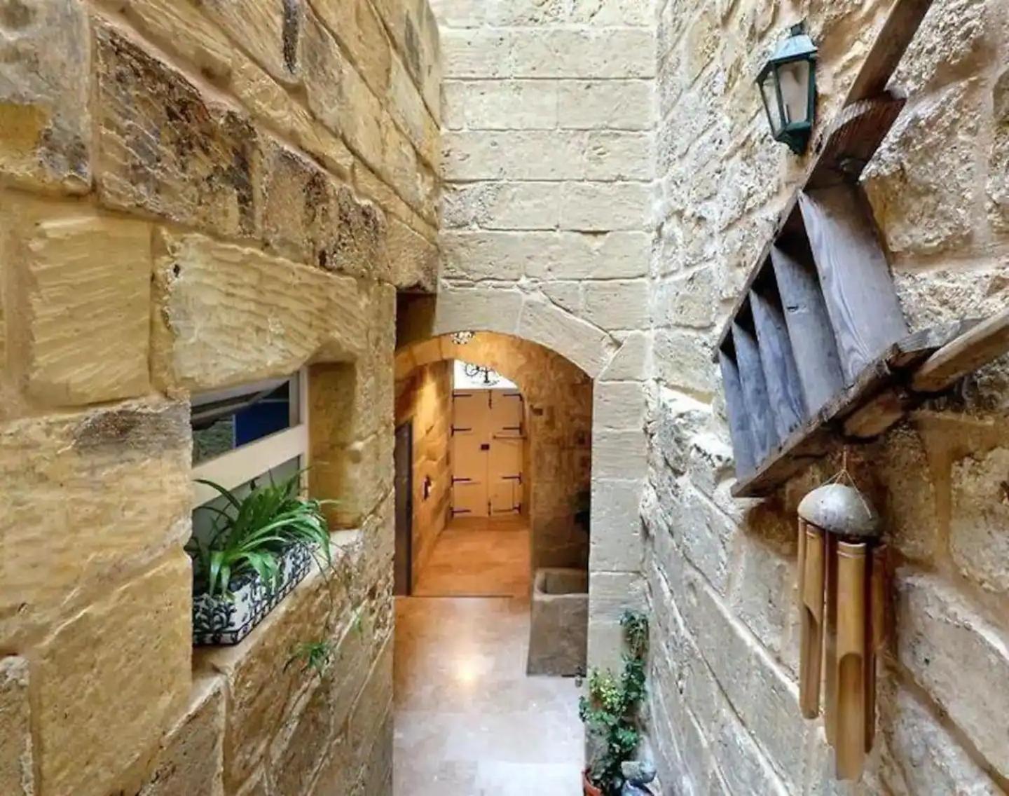 Historic Hideaways - 900 Year Old Converted Studios Victoria Bagian luar foto