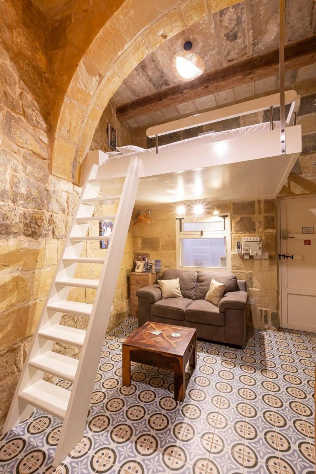 Historic Hideaways - 900 Year Old Converted Studios Victoria Bagian luar foto