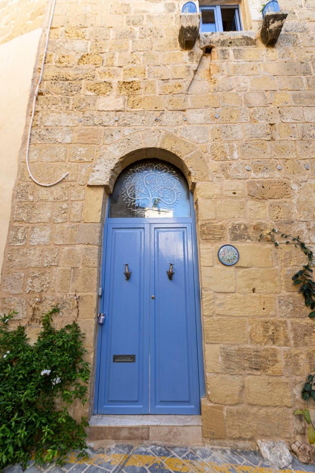 Historic Hideaways - 900 Year Old Converted Studios Victoria Bagian luar foto